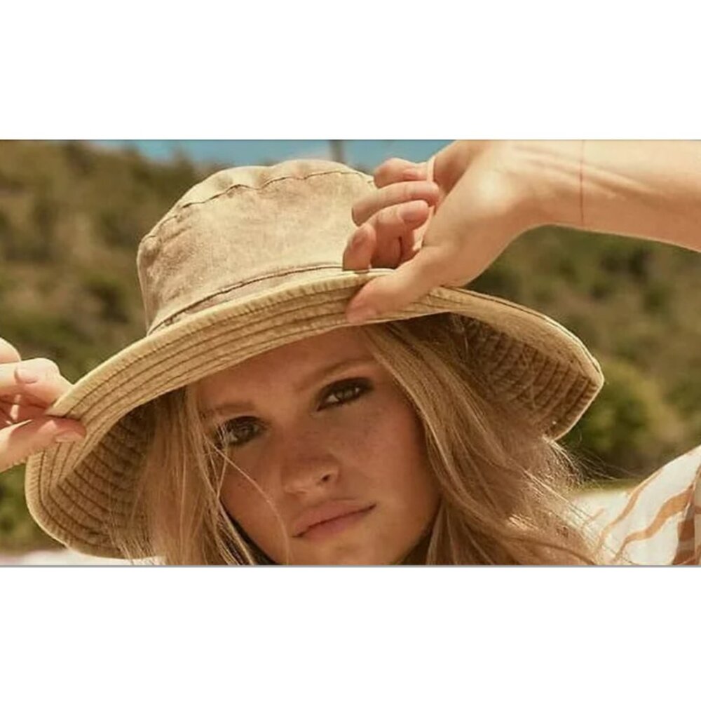 Free People RAHI Lake Washed Bucket Hat in Khaki